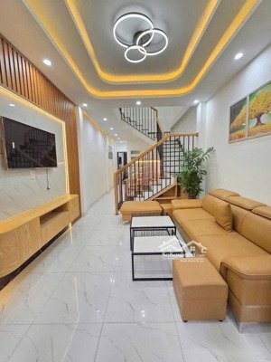 ngôi nhà xinh xắn 1t1l 55m2 đ. huỳnh thị hai q12 hẻm 5m gần chợ hạt điều