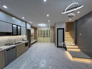 nhà phố thượng thanh gần siêu thị big c. dt 46m x 3,5 tầng*3 ngủ*full nội thất*giá rẻ hơn 7 tỷ chút