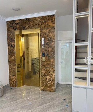 bán nhà ngõ 34 hoàng cầu đđ 43m2 thang máy ngõ thông cách phố 20m ra hồ 200m 12.9 tỷ 