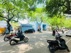 bán gấp nhà mặt phố núi trúc - trung tâm ba đình