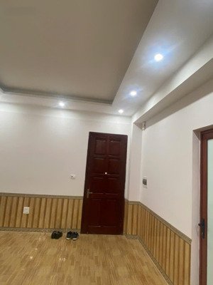 căn hộ nội thất đẹp mới, diện tích 80 mét vuông, giá cho thuê 15 triệu thời gian lâu dài