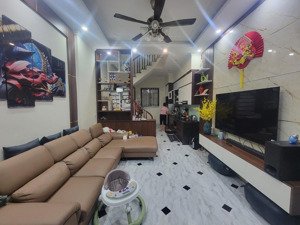 nhà 5 tầng-quang trung-nội thất đẹp-ô tô-giá 8.6 tỷ