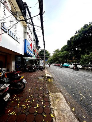 phân lô - 3 ô tô tránh - 1 nhà ra mặt phố khuất duy tiến - hai thoáng trước sau - sổ vuông a4