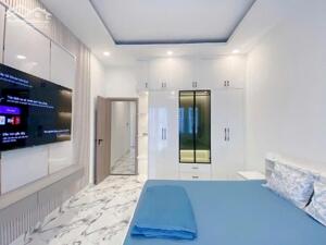 Vip Lê Văn Sỹ, Tân Bình, 3 Tầng, hẻm thông, mới ở ngay, 42m2, gần mặt tiền, 5.85 Tỷ