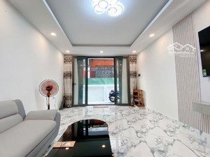 nhà mới đẹp 3 tầng hoàn công đủ tặng full nội thất
