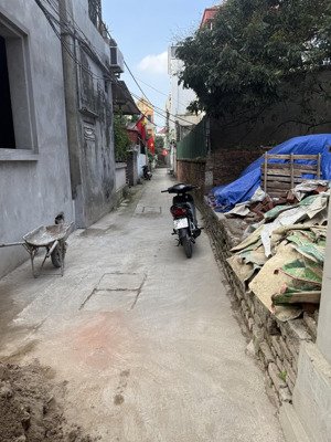 bán 40m2 đất mai lâm ngõ thông oto vài bước chân hồ điều hoà