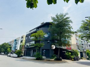 bán biệt thự đường cao đức lân, p. an phú, q2 |hầm - 4 tầng | tường villa 