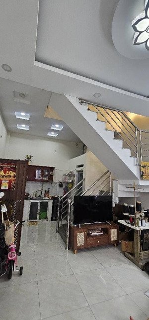 ( quận 7 ) lâm văn bền - nhà đẹp 2 tầng ngang lớn 4.3m - hẻm thông tứ tung