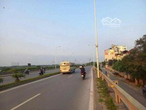 chính chủ cần bán mảnh đất vuông đẹp dt 221m .mt 10,2 m fui thổ cư