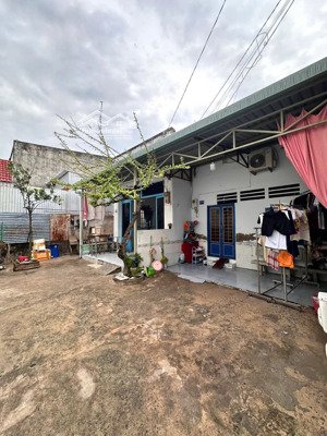 bán đất tặng 2 căn nhà cấp 4 - sổ hồng riêng - lô nhì - hẻm xe hơi - quận 7