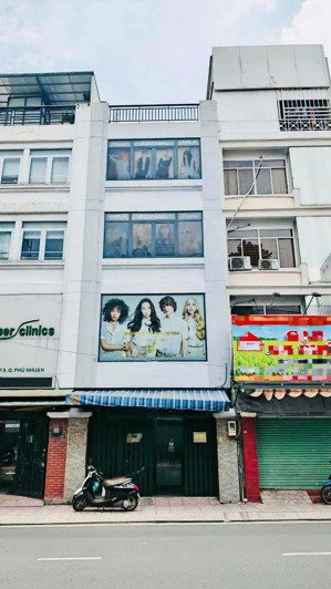 hot! chính chủ bán nhà siêu đẹp mặt tiền đào duy anh 5,2m x 10,2m, 5 tầng giá 15 tỷ thương lượng