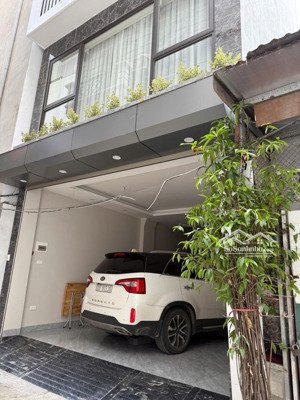 bán nhà phúc đồng vị trí siêu đẹp, trung tâm tiện ích!
nhà 7 tầng thang máy, ngõ thông, ô tô