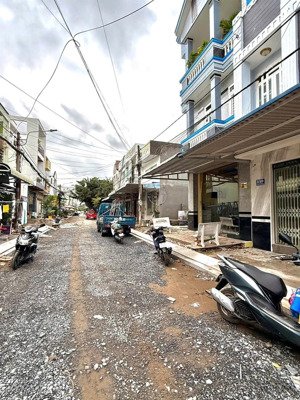 nhà lầu mới đẹp sát chợ an khánh,bv đhyd,thuận tiện ở ,kinh doanh..