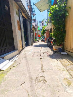 16m2 - nhà rẻ nhất tân phú - ngang khủng 5m ngay phố ẩm thực.
