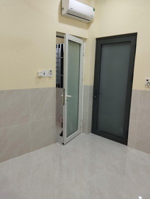 cho thuê phòng trọ mới xây dựng xong, nằm trên đường lạc long quân