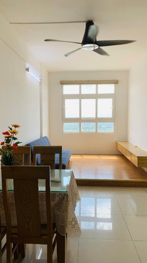 cần bán căn hộ 2pn 2wc 57m2, giá 2.2 tỷ, có sổ hồng riêng tại chung cư sunview town