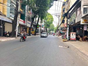 cần tiền bán mặt tiền căn góc nguyễn thái bình tân bình 6,5x28