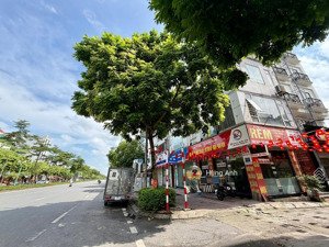 giảm 2 tỷ mặt phố ngô gia tự, kinh doanh sầm uất , lô góc 3 mặt tiền dt 80m2 - nhỉnh 20 tỷ