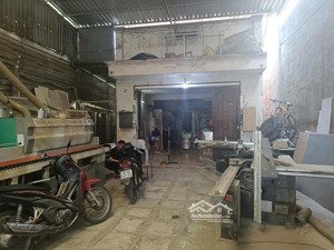 bán nhà mặt tiền phạm hữu lầu giá rẻ chỉ có 108tr/m. gần siêu dự án metro city. trường victoria.