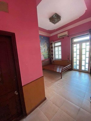 ban công siêu rộng 2,6 tr lầu 1
ngay gần tô ký - nguyễn ảnh thủ (885 nguyễn ảnh thủ ) tiện công viê