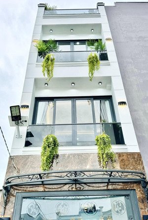 cực hiếm căn nhà đường oto trần quang khải-q1. chỉ 5tỏi2/81,6m2 gần chợ tân định, cho thuê 28tr/th