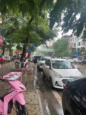 bán nhà mặt phố trần quốc hoàn cầu giấy, 45m2 ,5 tầng, giá 37 tỷ.