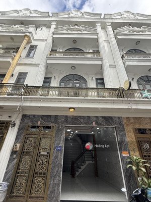 bán nhà 151/67/43 liên khu 45,bhhb,bình tân dt:6-10m 4lầu 4pn,5wc hẻm xe hơi.