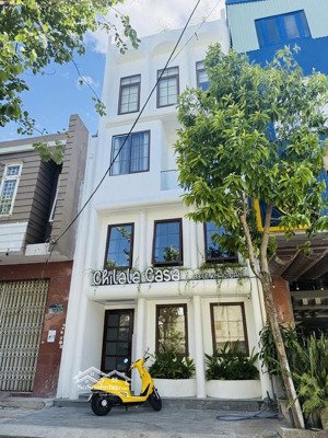 bán toà căn hộ 2 mặt tiền trung tâm hải châu, 4 tầng 86m2 với 6 căn hộ cho thuê dt 50 triệu/tháng