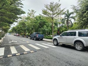 cần bán căn chính diện công viên cityland center hills, giá 17,7 tỷ