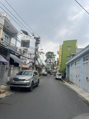 quận 6- hẻm 7m- nguyễn văn luông- 5 tầng btct- 4x17m- 4pn- ở và kinh doanh- chủ xây tâm huyết.