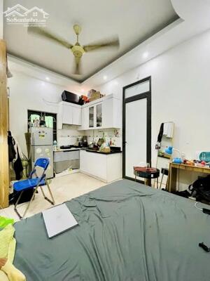 Siêu hiếm Đường Cầu Giấy 30m2, 5 tầng, mặt tiền 5.3m gần ô tô nhỉnh 8 tỷ khu dân trí cao