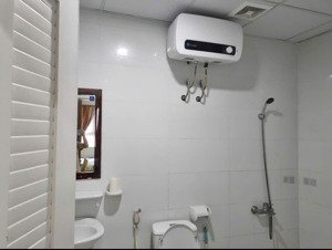 chung cư miếu nổi, vũ huy tân, bt: 72m2, 2p ngủ có ban công, 11tr.