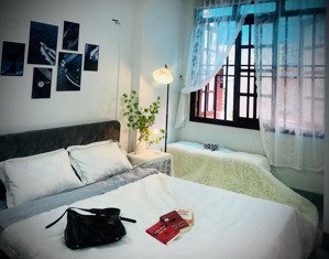 cho thuê căn hộ mini studio tách bếp 35m2 ban công , cửa sổ lớn, hẻm lớn, tiện di chuyển các quận