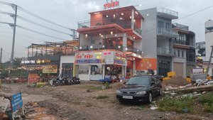 cho thuê mặt bằng ngang 11m, đường tô vĩnh diện, ký túc xá làng đại học, đông hoà, dĩ an 25tr/tháng