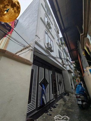bán nhà riêng để ở, 38 mét vuông, 4 tầng, mặt tiền hơn 3m, hướng đông hợp với nhiều khách