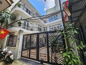 biệt thự siêu vip tây hồ 170m. mt:9m.cách mặt hồ chỉ 10m ô tô đỗ trong sân nhà.giá 49 tỷ