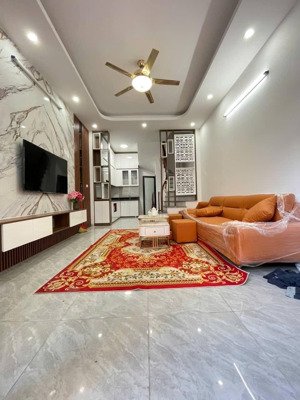 bán nhà phố việt hưng, nhà mới xây, gần phố, 33/40m2, 5 tầng, lô góc, siêu thoáng, giá chỉ 6.75 tỷ