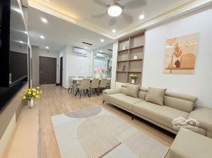 bán căn góc chung cư v3 the vesta hà đông. thiết kế 3 phòng ngủ. sẵn sổ sang tên.