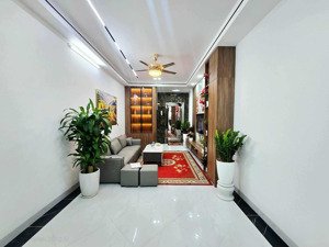 6 tầng thang máy nhà mới koong full nội thất vị trí vàng xuân thủy tiện ích ngập tràn