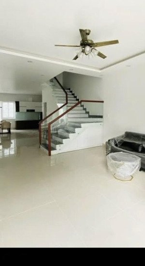 bán nhà đường kinh doanh 3 tầng đẹp 68m2 6,799tỷ -(tl)- bình tân