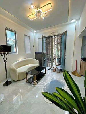 2,88 tỷ nhà đẹp full nội thất ở liền 40m2 đất 2pn co ban công sổ hồng riêg