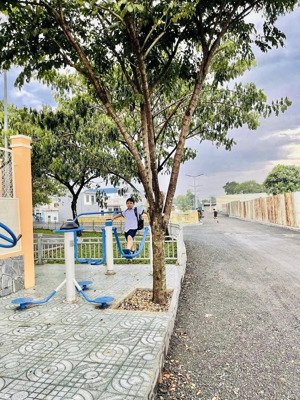 lô đất 2 mặt tiền 11x26m đường rộng. ngay trường tiểu học, an phú đông 12.