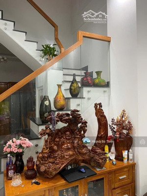 nhà 1 trệt 2 lầu dtsd 150m2 ngay đường số 8 kdc hồng long , hiệp bình phước . đường oto giá 7,9tỷ.