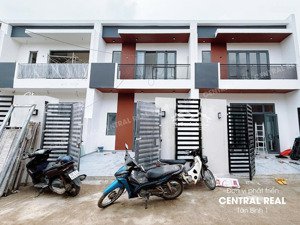 bán nhà ngay kdl bửu long, cách trung tâm biên hòa khoảng 10 phút di chuyển.