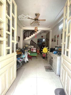 cần tiền bán nhà hxh 6m thông phạm văn chiêu,p.14,gò vấp. dt :4x15m, 4pn 3wc. 1 trệt 2 lầu. giá 8tỷ