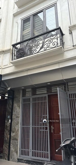 bán gấp nhà c gái mặt ngõ phố đê la thành, 9,5 tỷ, 47m2 view đẹp giá thương lượng , đống đa, hà nội