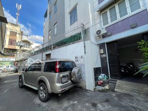 chính chủ bán chdv 11p cho thuê 60 tr/ tháng giá 11.9 tỷ