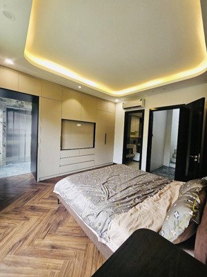 siêu hiếm trần duy hưng lô góc-thang máy- full nội thập- ngõ to- để ở hay k.d dòng tiền đều tuyệt