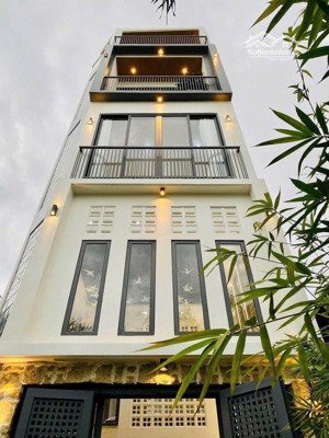 bán gấp nhà phú mỹ hưng 75m2/2tỷ4 sổ hồng riêng vị trí trung tâm đắc địa