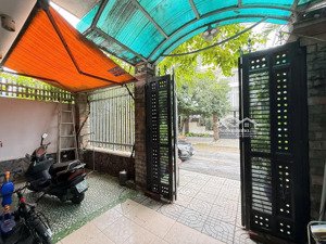 hiệp bình chánh nhà: 6pn-6wc chính chủ lâu đời phạm văn đồng 500m ra gigamall 4 tầng